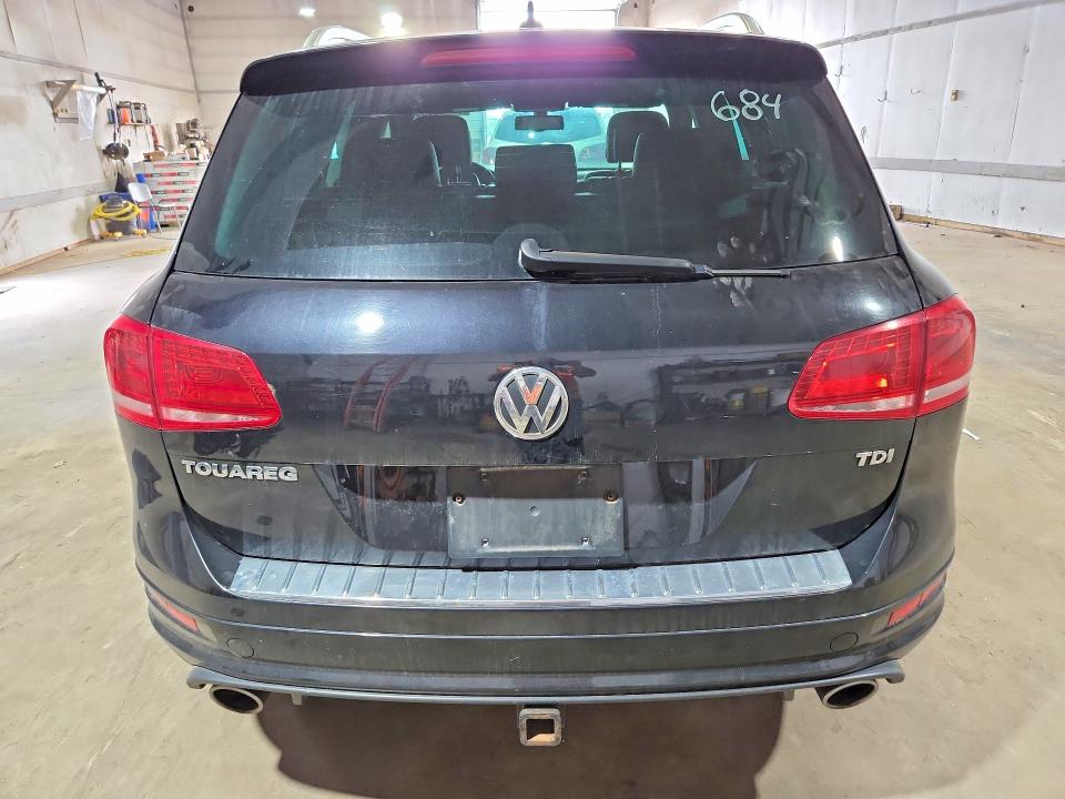 2014 Volkswagen Touareg VIN WVGDP9BP2ED005031 COPART salvage auction — FRONT END, Salvage Title, sold $825 on 2026-08-07 (photo 6)