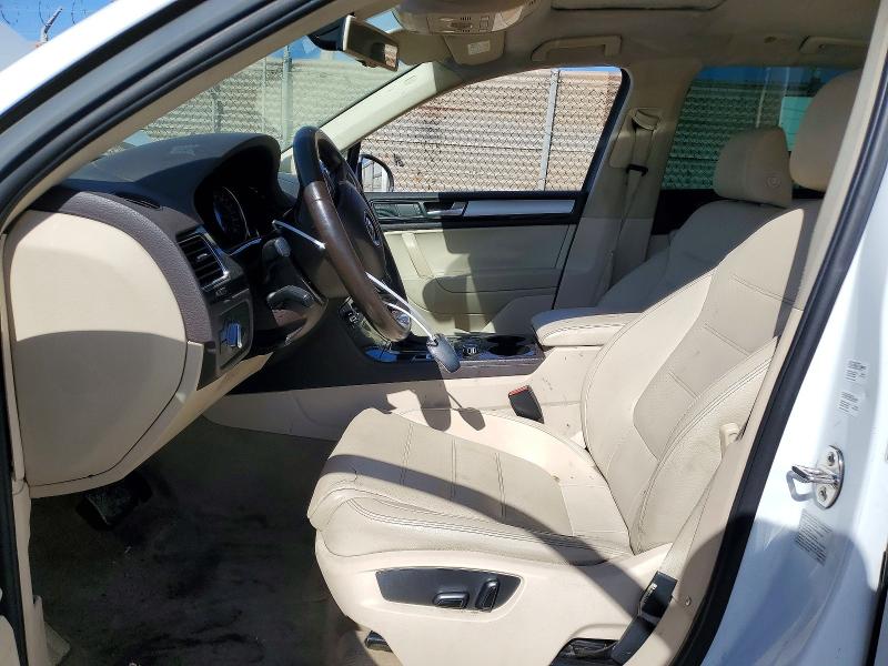 2012 Volkswagen Touareg VIN WVGEF9BP4CD007755 COPART salvage auction — FRONT END, Ca - Dis/Dlr/Exp Only Clean Title, sold $1,000 on 2026-07-20 (photo 7)