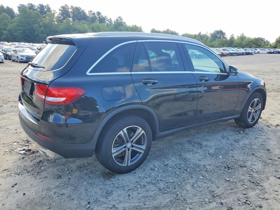 2017 Mercedes-benz Glc VIN WDC0G4KB7HF196636 COPART salvage auction — MINOR DENT/SCRATCHES, MA - CERTIFICATE OF TITLE, sold $6,500 on 2026-08-13 (photo 3)