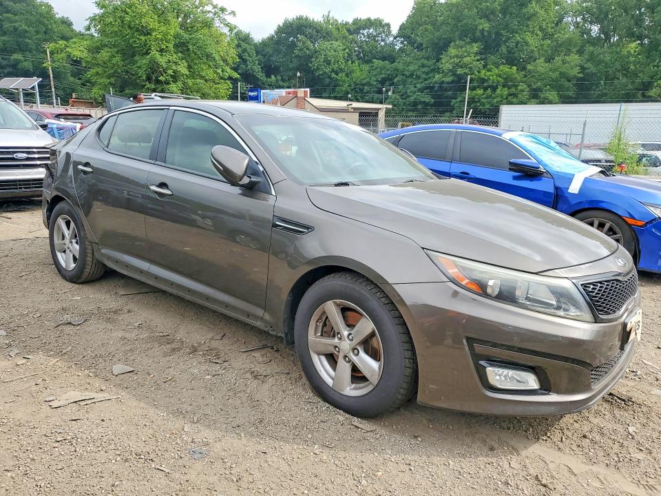 2015 Kia Optima VIN 5XXGM4A72FG385185 COPART salvage auction — REAR END, Md - Cert Of Salvage > 75% Damage, sold $550 on 2026-07-28 (photo 4)