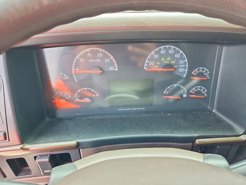 2016 Volvo VIN 4V4NC9EH1GN942026 COPART salvage auction — MINOR DENT/SCRATCHES, Fl - Certificate Of Title (P), sold $1,000 on 2026-07-28 (photo 9)