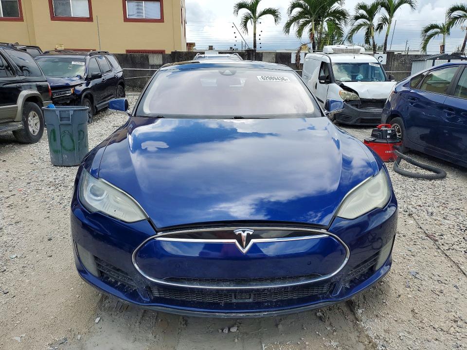 2016 Tesla Model s VIN 5YJSA1E13GF126023 COPART salvage auction — MINOR DENT/SCRATCHES, FL - CERTIFICATE OF TITLE, sold $4,450 on 2026-07-31 (photo 5)