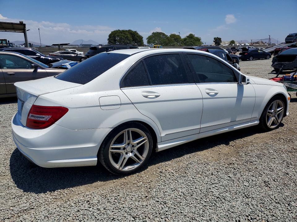 2013 Mercedes-benz C-klasse VIN WDDGF4HB4DA851587 COPART salvage auction — SIDE, Ca - Dis/Dlr/Exp Only Clean Title, sold $1,200 on 2026-08-07 (photo 3)