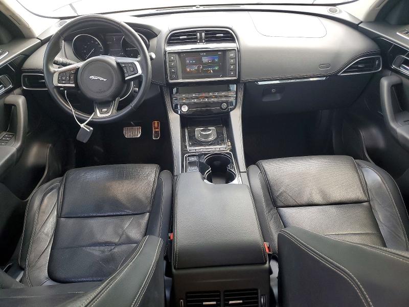 2017 Jaguar F-pace VIN SADCL2BN5HA496416 COPART salvage auction — MINOR DENT/SCRATCHES, IN - CERTIFICATE OF TITLE, sold $3,300 on 2026-07-27 (photo 8)