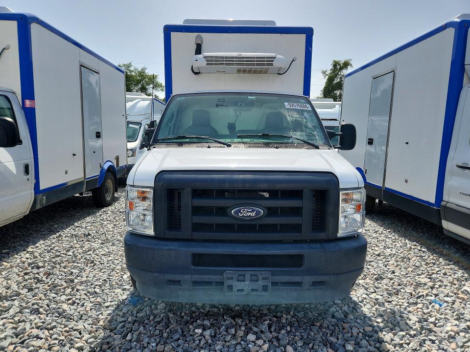 2023 Ford Econoline VIN 1FDWE3FK3PDD14780 COPART salvage auction — MINOR DENT/SCRATCHES, FL - CERTIFICATE OF TITLE (P), sold $8,800 on 2026-07-28 (photo 5)