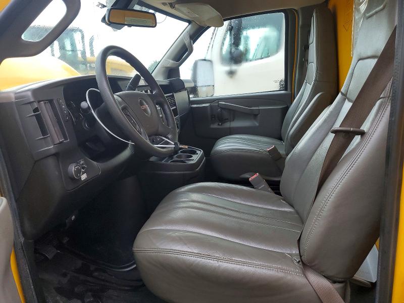 2022 Gmc Savana VIN 7GZ37TC7XNN002712 COPART salvage auction — MINOR DENT/SCRATCHES, In - Certificate Of Title, sold $2,100 on 2026-07-30 (photo 7)
