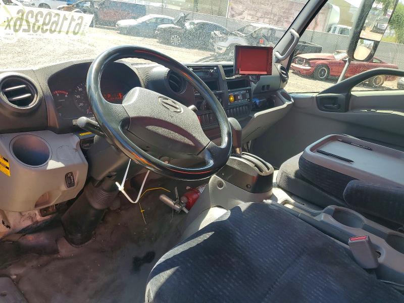 2018 Hino 195 VIN JHHSDM2H4JK006278 COPART salvage auction — NORMAL WEAR, AZ - CERTIFICATE OF TITLE (P), sold $4,250 on 2026-09-21 (photo 8)