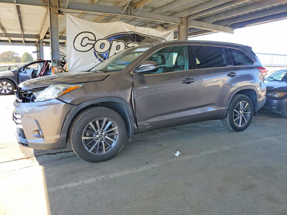 2018 Toyota Highlander VIN 5TDJGRFH7JS050765 COPART salvage auction — FRONT END, Ca - Dis/Dlr/Exp Only Clean Title, sold $5,700 on 2026-07-21 (photo 1)