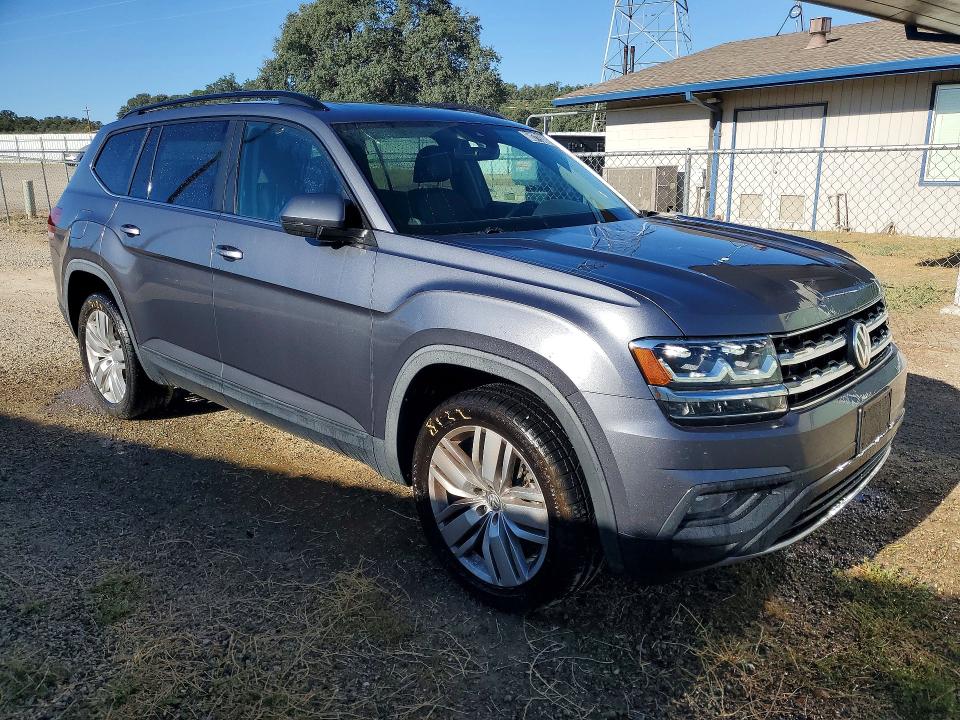 2020 Volkswagen Atlas VIN 1V2WR2CA2LC502736 COPART salvage auction — MINOR DENT/SCRATCHES, CA - CERTIFICATE OF TITLE, sold $16,007 on 2026-08-11 (photo 4)