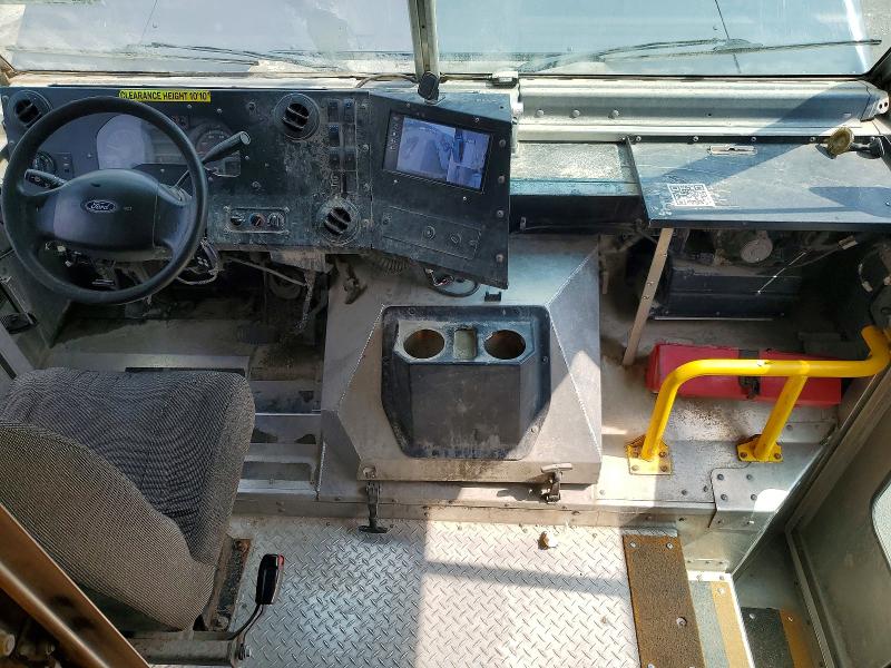 2019 Ford E-450 VIN 1FC3E4K69KDC48489 COPART salvage auction — NORMAL WEAR, IL - CERTIFICATE OF TITLE, sold $13,000 on 2026-08-29 (photo 8)