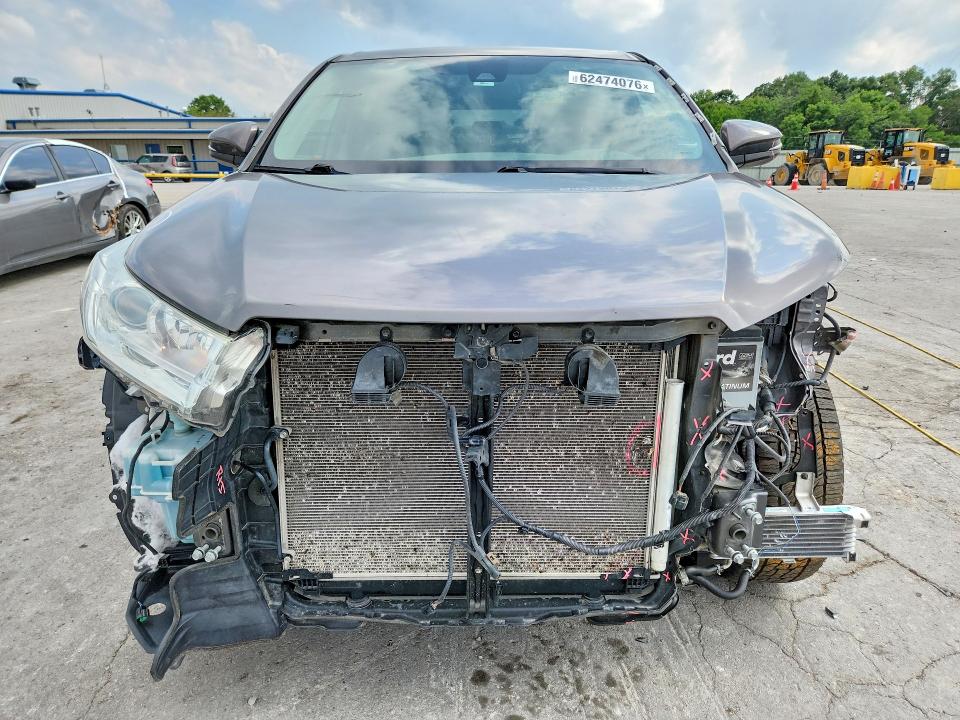 2018 Toyota Highlander VIN 5TDBZRFH5JS812280 COPART salvage auction — FRONT END, Tx - Salvage Vehicle Title, sold $6,400 on 2026-07-27 (photo 5)