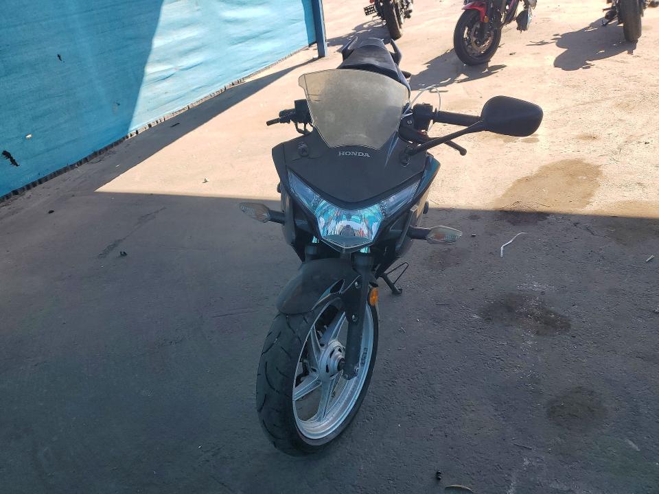 2012 Honda Cbr VIN MLHMC4108C5205861 COPART salvage auction — MECHANICAL, CA - DIS/DLR/EXP ONLY CLEAN TITLE, sold $175 on 2026-07-30 (photo 2)