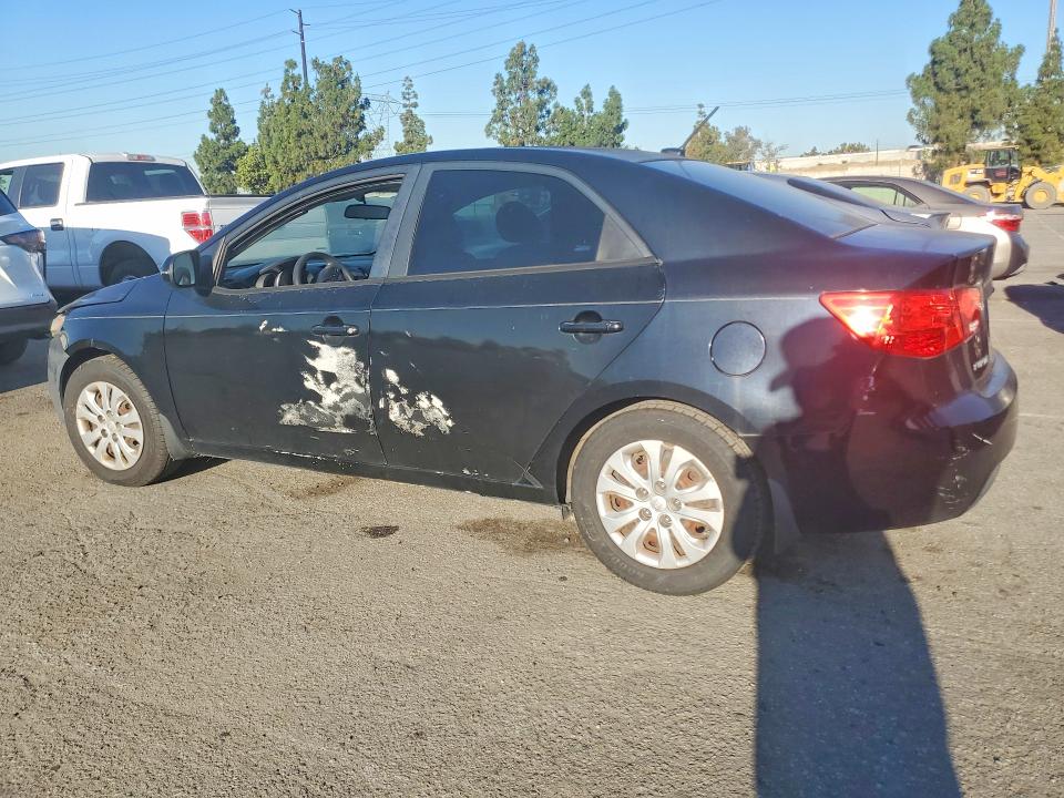 2012 Kia Forte VIN KNAFU4A23C5607083 COPART salvage auction — MINOR DENT/SCRATCHES, Ca - Cert Of Title-Salvaged, sold $325 on 2026-07-14 (photo 2)
