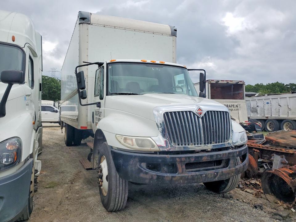 2017 International 4000 series VIN 1HTMMMML9HH462624 COPART salvage auction — MINOR DENT/SCRATCHES, NJ - CERTIFICATE OF TITLE, sold $15,800 on 2026-09-18 (photo 4)