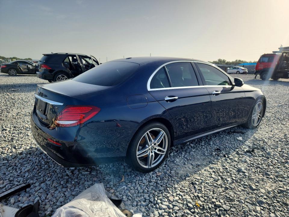 2018 Mercedes-benz E-klasse VIN WDDZF4JBXJA300532 COPART salvage auction — WATER/FLOOD, FL - CERT OF TITLE-SLVG REBLD FLOOD, sold $15 on 2026-07-21 (photo 3)