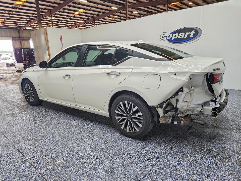 2025 Nissan Altima VIN 1N4BL4DV9SN317980 COPART salvage auction — REAR END, FL - CERTIFICATE OF TITLE, sold $11,200 on 2026-07-27 (photo 2)