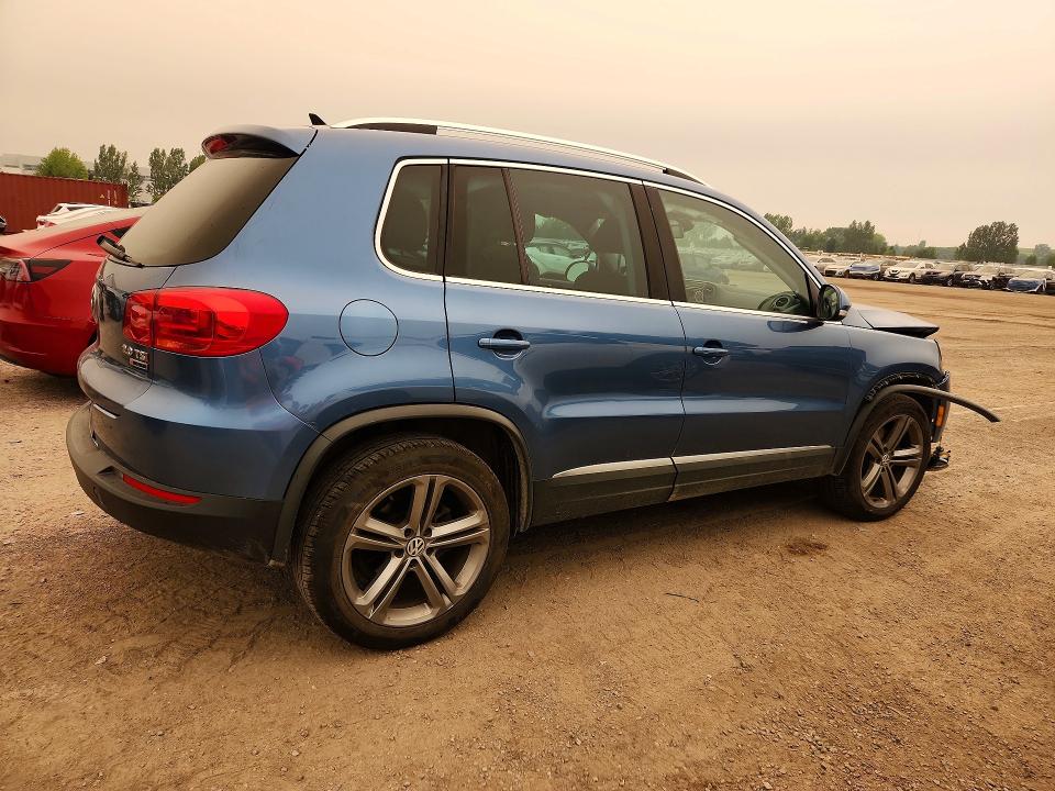 2017 Volkswagen Tiguan VIN WVGLV7AX8HK010046 COPART salvage auction — FRONT END, ON - PERMIT NO BRAND - UNFIT, sold $3,050 on 2026-08-04 (photo 3)