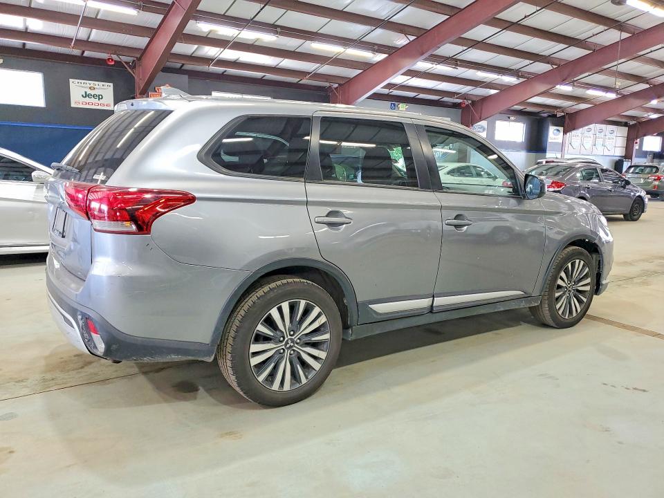 2020 Mitsubishi Outlander VIN JA4AZ3A31LZ003102 COPART salvage auction — MINOR DENT/SCRATCHES, Ny - Certificate Of Title (P), sold $4,500 on 2026-07-14 (photo 3)