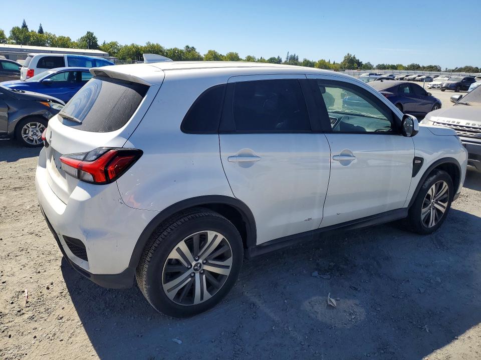 2021 Mitsubishi Outlander VIN JA4APUAU3MU006070 COPART salvage auction — MINOR DENT/SCRATCHES, Ca - Dis/Dlr/Exp Only Clean Title, sold $3,600 on 2026-07-21 (photo 3)