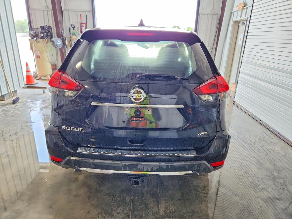 2018 Nissan Rogue VIN KNMAT2MV4JP599507 COPART salvage auction — MINOR DENT/SCRATCHES, IL - CERTIFICATE OF TITLE, sold $1,400 on 2026-07-23 (photo 6)