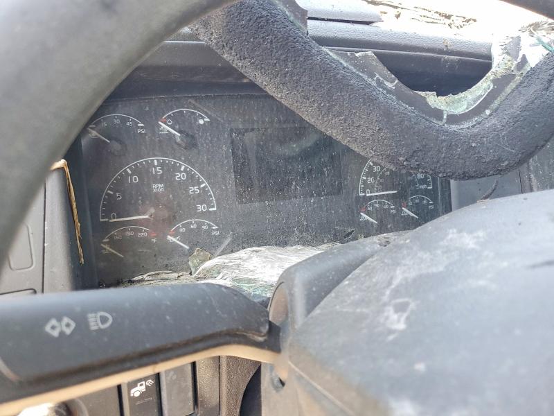 2020 Volvo Vnr VIN 4V4WC9EGXLN251390 COPART salvage auction — BURN, In - Cert Of Title-Salvage Title, sold $500 on 2026-08-10 (photo 8)