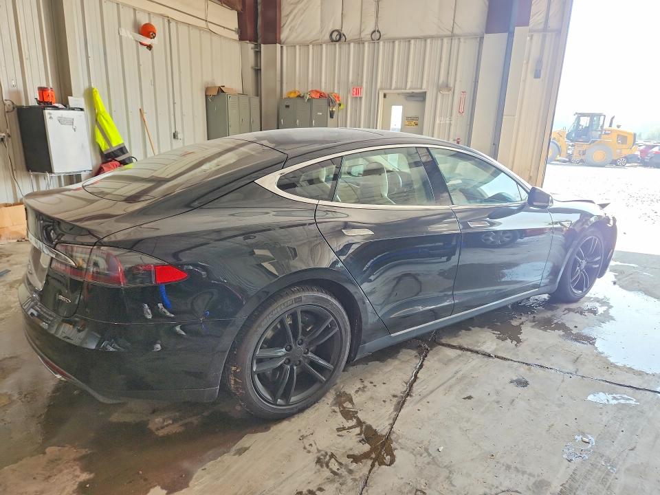 2015 Tesla Model s VIN 5YJSA1H24FFP77826 COPART salvage auction — FRONT END, Salvage Title, sold $250 on 2026-07-27 (photo 3)