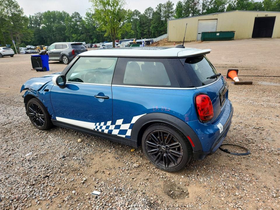 2022 Mini Cooper VIN WMW53DH06N2R21818 COPART salvage auction — FRONT END, Nc - Salvage Certificate Of Title, sold $4,250 on 2026-08-07 (photo 2)