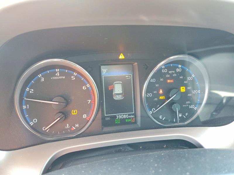 2018 Toyota Rav 4 VIN JTMDFREV4JJ720597 COPART salvage auction — SIDE, NV - SALVAGE TITLE, sold $8,600 on 2026-07-30 (photo 9)