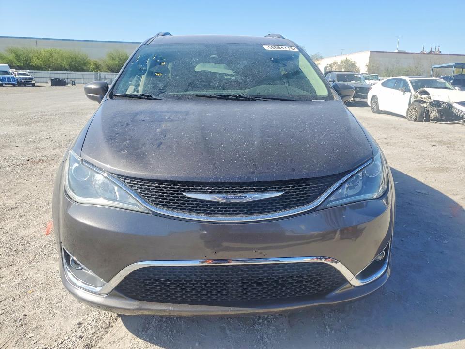 2017 Chrysler VIN 2C4RC1BG1HR823214 COPART salvage auction — MINOR DENT/SCRATCHES, Nv - Salvage Title, sold $2,500 on 2026-08-28 (photo 5)