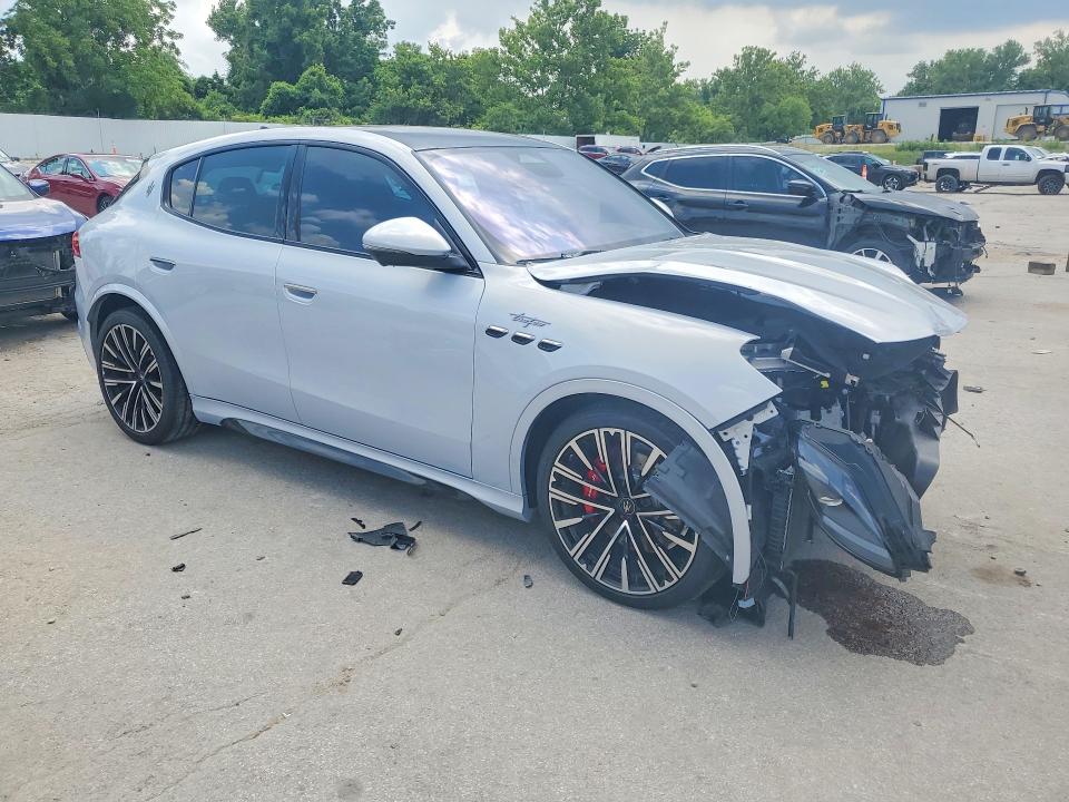 2023 Maserati Grecale VIN ZN682CVT6P7438264 COPART salvage auction — FRONT END, Mo - Salvage Certificate Of Title, sold $15,700 on 2026-07-28 (photo 4)