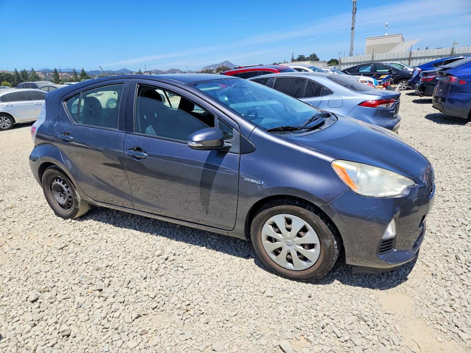 2013 Toyota Prius c VIN JTDKDTB38D1552271 COPART salvage auction — MINOR DENT/SCRATCHES, Ca - Salvage Certificate, sold $850 on 2026-07-21 (photo 4)