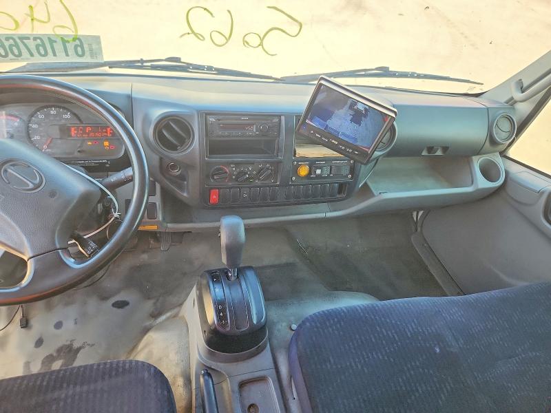 2018 Hino All other VIN JHHSDM2HXJK006401 COPART salvage auction — FRONT END, AZ - CERTIFICATE OF TITLE (P), sold $4,600 on 2026-09-02 (photo 8)