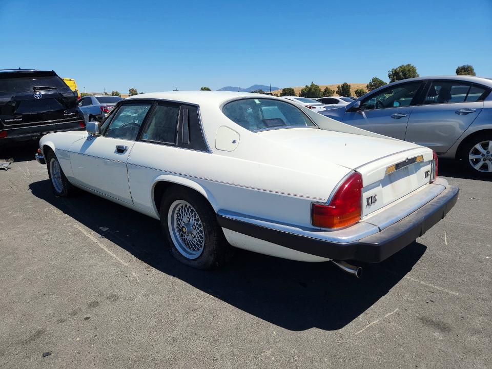 1989 Jaguar Xj series VIN SAJNY5847KC158289 COPART salvage auction — MINOR DENT/SCRATCHES, Ca - Dis/Dlr/Exp Only Clean Title, sold $2,600 on 2026-07-20 (photo 2)