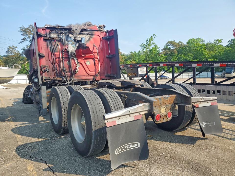 2015 Freightliner Cascadia VIN 1FUJGLD51FLGE8274 COPART salvage auction — BURN, PA - CERTIFICATE OF SALVAGE, sold $150 on 2026-07-22 (photo 2)