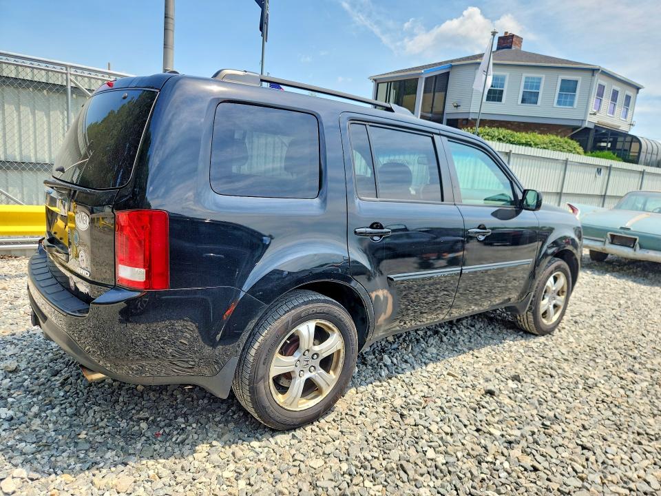 2015 Honda Pilot VIN 5FNYF4H56FB052865 COPART salvage auction — MINOR DENT/SCRATCHES, MA - CERTIFICATE OF TITLE, sold $1,800 on 2026-07-30 (photo 3)