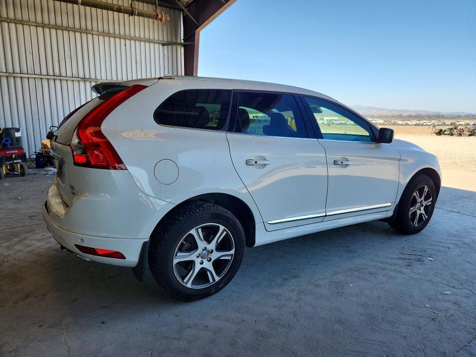 2015 Volvo Xc60 VIN YV4902RC6F2589307 COPART salvage auction — REAR END, Ca - Salvage Certificate, sold $1,600 on 2026-08-06 (photo 3)