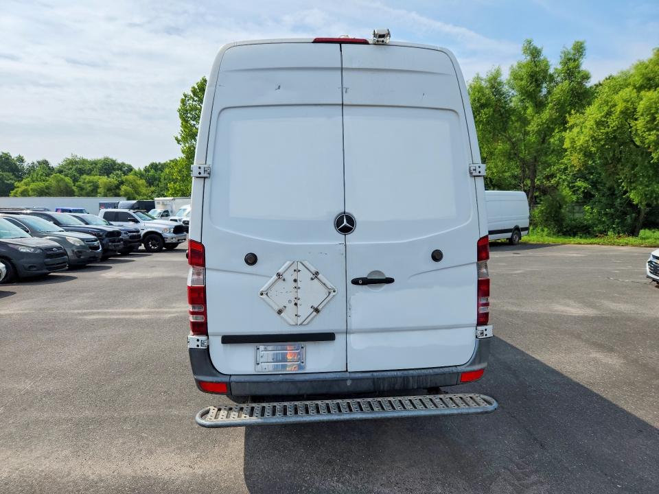 2014 Mercedes-benz Sprinter VIN WD3PE8DE6E5901141 COPART salvage auction — NORMAL WEAR, Nj - Certificate Of Title, sold $150 on 2026-07-21 (photo 6)
