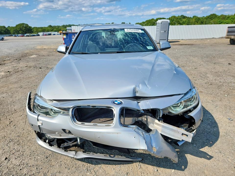 2017 BMW 3er VIN WBA8D9C38HA011686 COPART salvage auction — FRONT END, Salvage Title, sold $3,200 on 2026-08-19 (photo 5)
