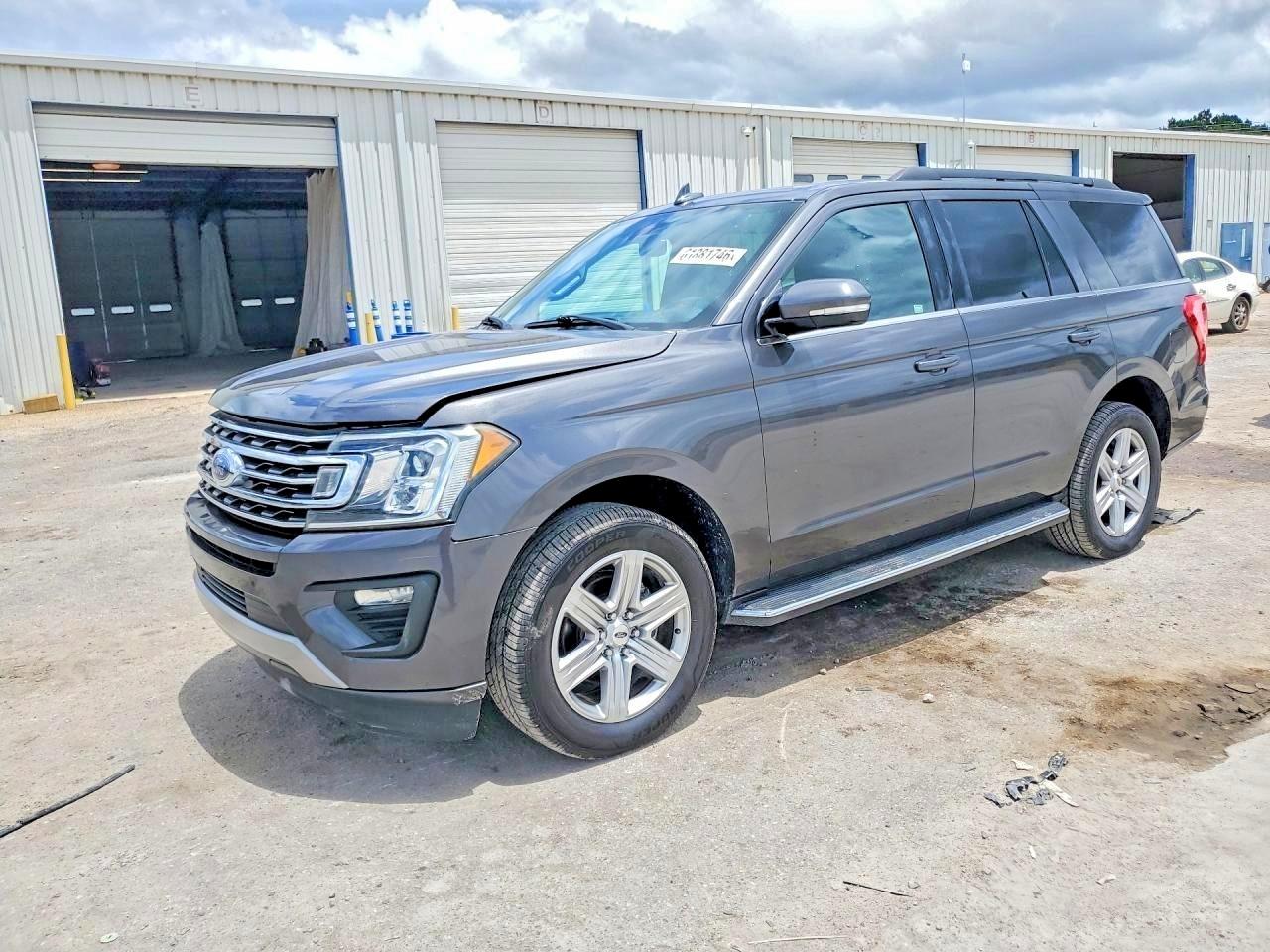 2018 Ford Expedition VIN 1FMJU1HTXJEA16655 — COPART salvage auction photo