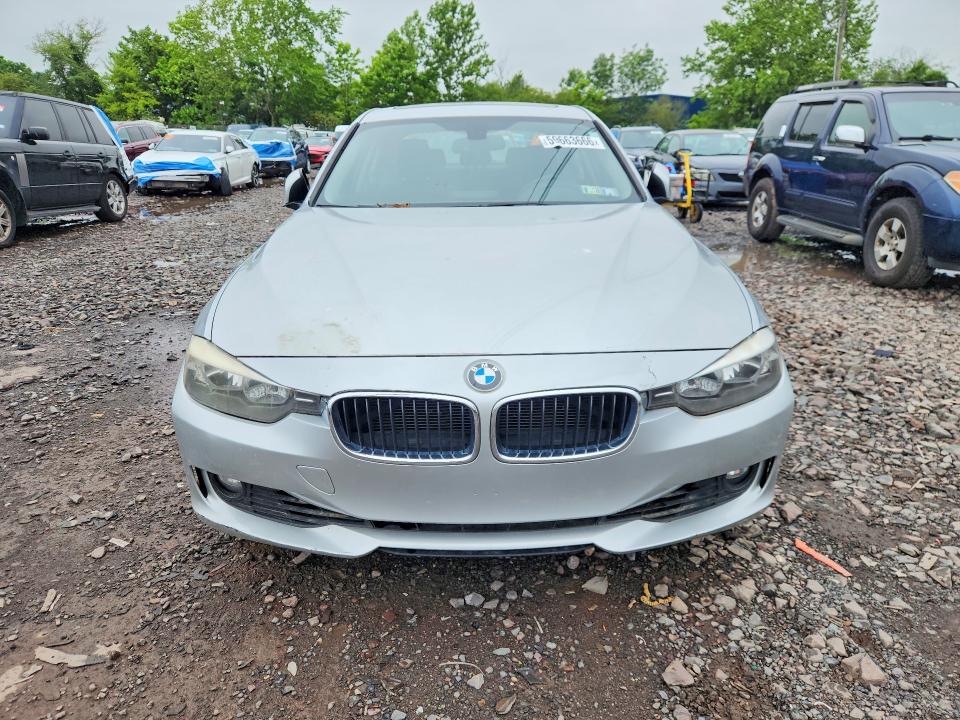 2013 BMW 3er VIN WBA3B5G58DNS03195 COPART salvage auction — MINOR DENT/SCRATCHES, Pa - Cert Of Title, sold $1,050 on 2026-07-13 (photo 5)