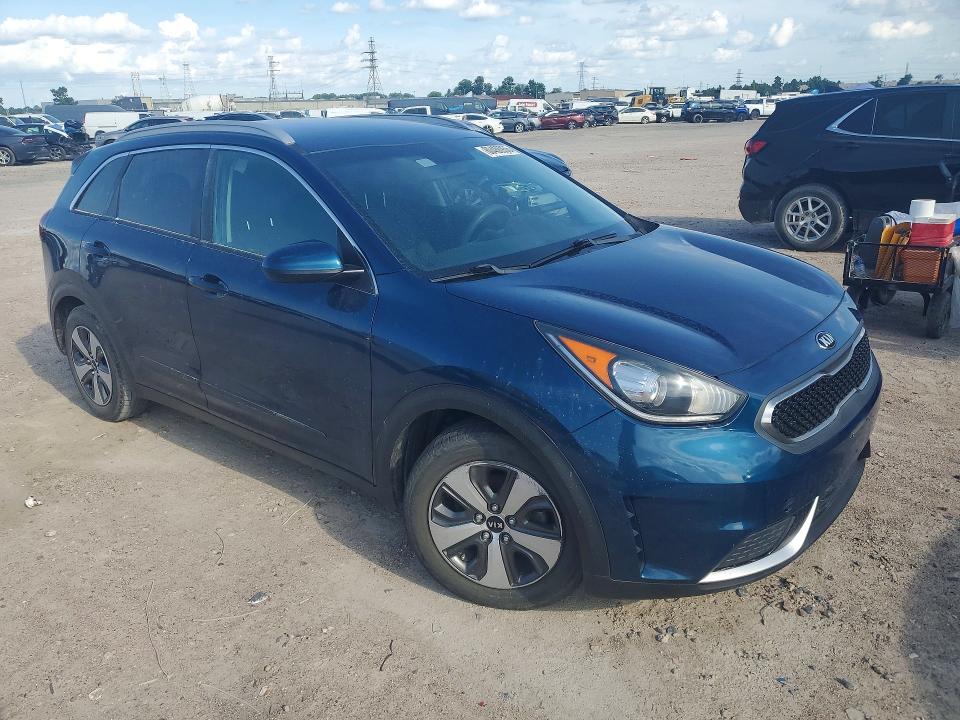 2018 Kia Niro VIN KNDCB3LCXJ5170692 COPART salvage auction — NORMAL WEAR, Tx - Certificate Of Title, sold $1,150 on 2026-07-17 (photo 4)