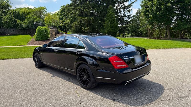 2010 Mercedes-benz S-klasse VIN WDDNG7GB2AA353780 COPART salvage auction — MINOR DENT/SCRATCHES, Fl - Dealer Only Clean Title (P), sold $1,350 on 2026-08-12 (photo 3)