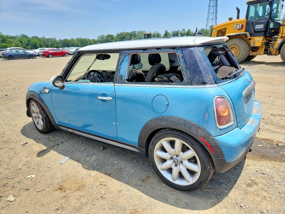 2010 Mini Cooper VIN WMWMF3C51ATZ22704 COPART salvage auction — WATER/FLOOD, Nj - Cert Of Title-Salvage Flood, sold $225 on 2026-08-17 (photo 2)