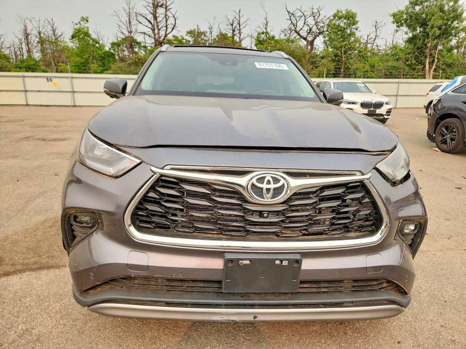 2023 Toyota Highlander VIN 5TDEBRCH8PS114471 COPART salvage auction — FRONT END, Ny - Cert Of Title-Rebuilt Salvage, sold $13,100 on 2026-07-29 (photo 5)