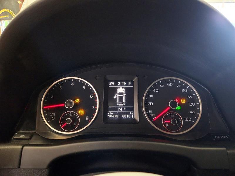 2012 Volkswagen Tiguan VIN WVGBV7AX1CW527346 COPART salvage auction — MINOR DENT/SCRATCHES, Vt - Certificate Of Title (P), sold $1,500 on 2026-07-28 (photo 9)