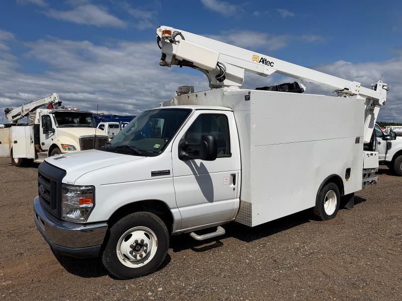 2024 Ford Econoline VIN 1FDWE3FNXRDD18161 COPART salvage auction — REAR END, Mn - Cert Of Title-Salvage (P), sold $16,100 on 2026-07-29 (photo 2)