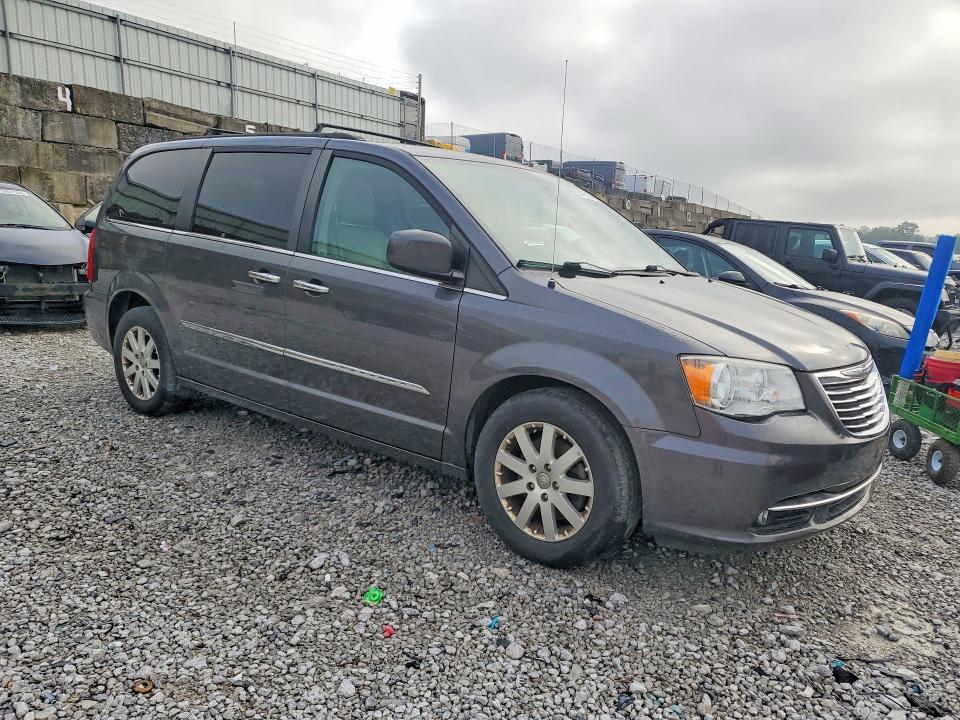 2016 Chrysler Voyager VIN 2C4RC1BG8GR260855 COPART salvage auction — MINOR DENT/SCRATCHES, Oh - Certificate Of Title, sold $1,150 on 2026-07-31 (photo 4)