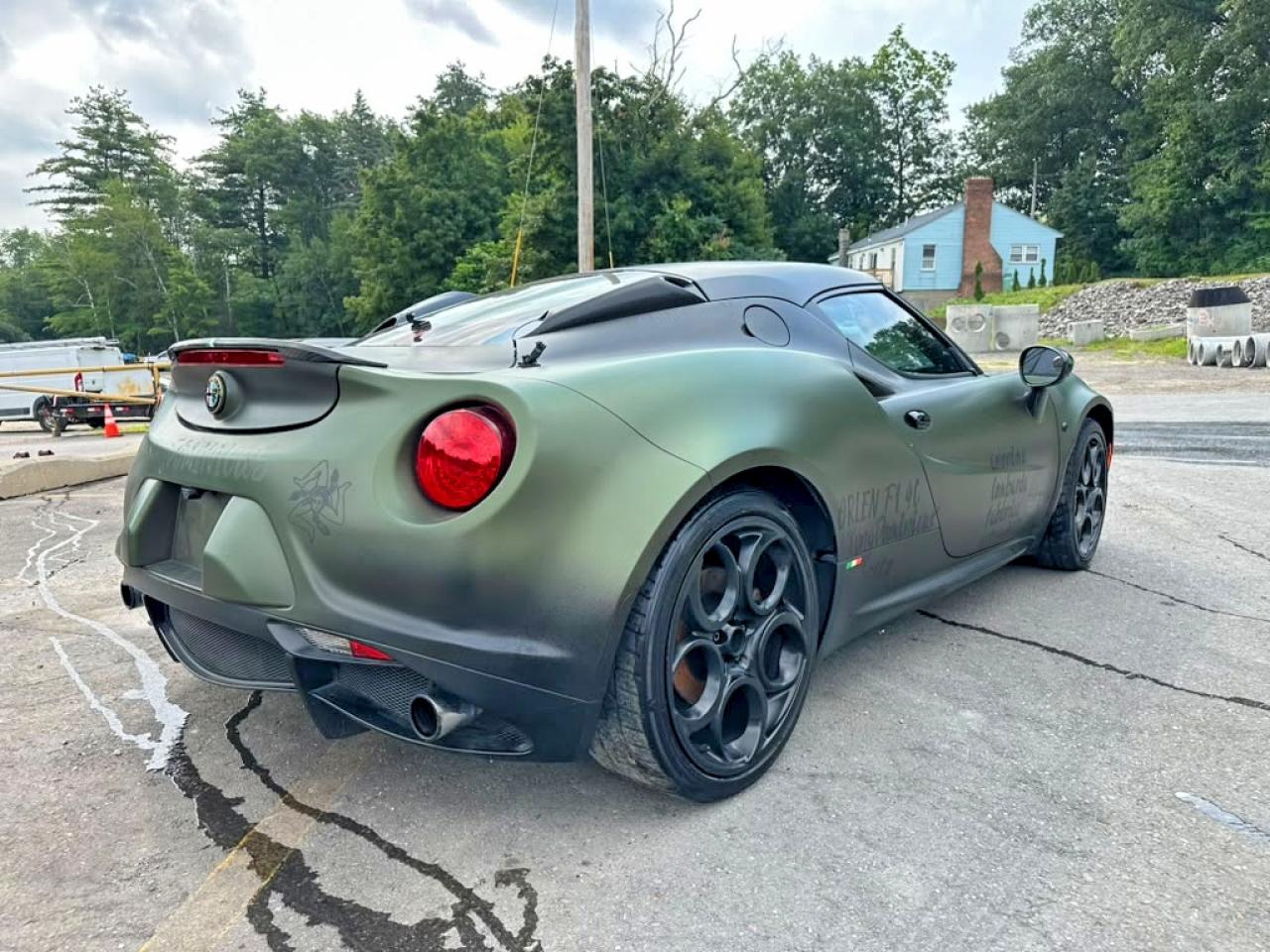 2016 Alfa Romeo 4C VIN ZARBAAA43GM176661 COPART salvage auction — Minor Dent/Scratches, TX - CERTIFICATE OF TITLE, sold $38,000 on 2026-08-07 (photo 3)