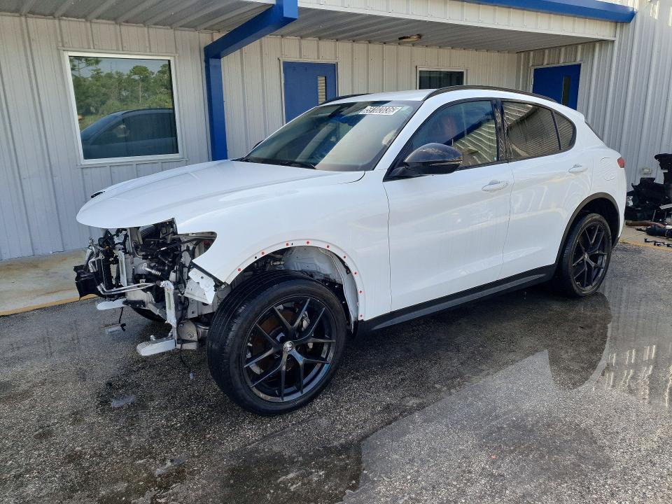 2021 Alfa romeo Stelvio VIN ZASPAJAN3M7C98625 COPART salvage auction — FRONT END, FL - CERTIFICATE OF TITLE, sold $2,600 on 2026-07-30 (photo 1)