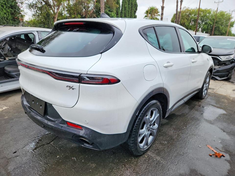 2024 Dodge Hornet VIN ZACPDFCW4R3A29991 COPART salvage auction — MECHANICAL, FL - CERT OF TITLE SLVG REBUILDABLE, sold $4,100 on 2026-08-03 (photo 3)
